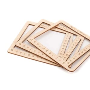 Pinnemål og strikkefasthetsmåler i tre, 10cm