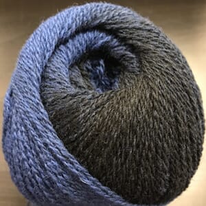 Cassiopeia yarns No.7/2, col. 006 (black-blue)